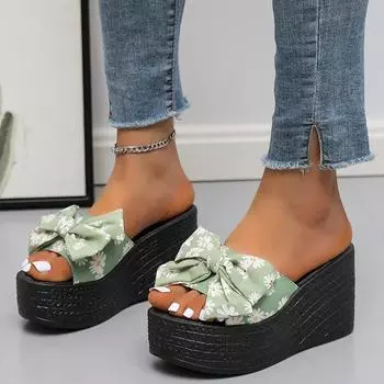 2024 Летние тапочки женские новые банты и фрагментированные цветочные тканевые лица удобные большие размеры модные женские тапочки 35 белый