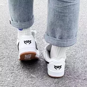 2024 Летние универсальные повседневные маленькие белые туфли American Maillard Black Pink Board Shoes Student Breathable Lightning Bread Shoes 35