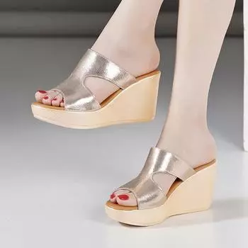 2024 Летние женские тапочки, модные брендовые женские босоножки на танкетке, повседневные открытые носки, пляжная юбка, тапочки с толстой подошвой 35 чёрный