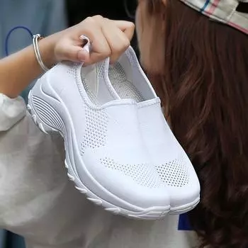 2024 летняя и осенняя женская обувь, ленивые туфли, спортивная обувь на толстой подошве, облегающая ногу, сетчатая плетеная пятка, повседневная обувь больших размеров 35 белый