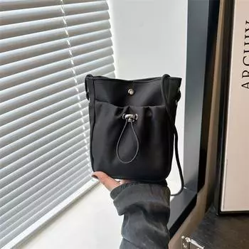 2024 летняя корейская версия литературной маленькой свежей сумки-мессенджера для мобильного телефона, простая модная сумка через плечо, простая сумка-мессенджер чёрный