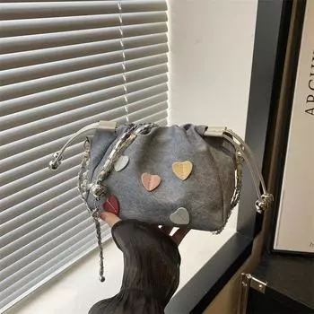 2024 летняя новая модная повседневная сумка через плечо в этом году популярная маленькая квадратная сумка простая модная сумка-мессенджер для женщин чёрный