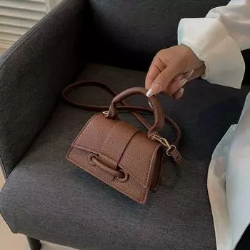 2024 летняя новая модная простая сумка женская однотонная иностранная модная сумка через плечо простая сумка-мессенджер маленькая квадратная сумка чёрный