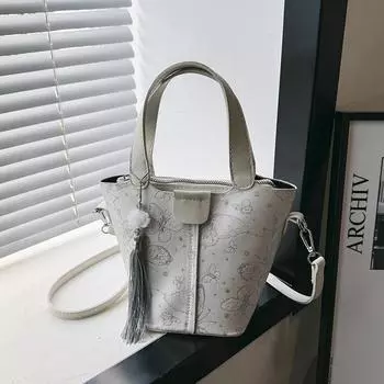 2024 летняя новая модная сумка через плечо, иностранная фактура, сумка-мессенджер для женщин, нишевая простая портативная сумка-ведро для женщин without pendant