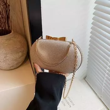 2024 летняя новая модная сумка простая маленькая квадратная женская сумка простой нишевый дизайн цепочка через плечо маленькая женская сумка чёрный