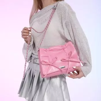 2024 летняя новая модная универсальная сумка через плечо под мышкой, нишевый дизайн, бант, косой пролет, маленькая квадратная сумка для женщин чёрный