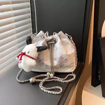 2024 летняя новая нишевая дизайнерская трендовая сумка-мессенджер женская простая сумка через плечо простая модная сумка-ведро женская Without pendant чёрный