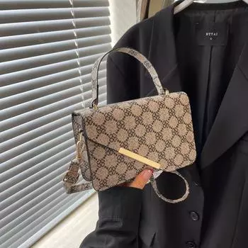 2024 летняя новая простая и модная сумка ретро сумка через плечо повседневная модная иностранная сумка в стиле небольшой квадратной формы чёрный