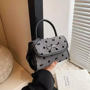 2024 летняя новая простая летняя модная повседневная маленькая квадратная сумка для поездок на работу повседневная модная портативная маленькая сумка женская сумка