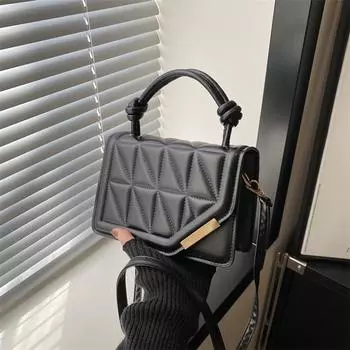 2024 летняя новая сумка с ромбовидной текстурой женская сумка в иностранном стиле портативная маленькая квадратная сумка модная однотонная сумка через плечо чёрный