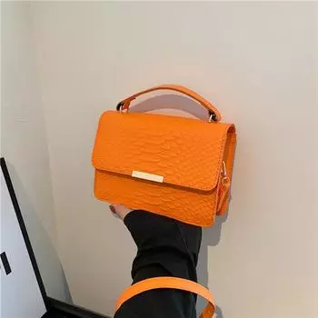 2024 летняя новая тенденция мода повседневная переносная сумка через плечо маленькая квадратная женская ретро популярная маленькая квадратная сумка чёрный