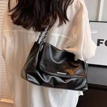 2024 Летняя повседневная мягкая поверхность с цепочкой из бриллиантов Большая вместительная сумка через плечо для женщин белый