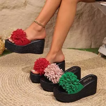 2024 лето новая летняя одежда на танкетке с толстой подошвой тапочки-маффины женские большие размеры модные цветочные тапочки женские 34