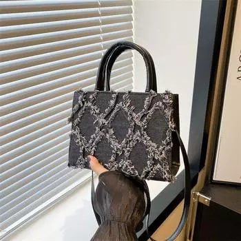 2024 лето новая мода простая маленькая квадратная сумка ретро сумка повседневная сумка-мессенджер в этом году популярная сумка женская чёрный