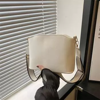 2024 лето новый тренд сумка через плечо повседневная мода этого года популярная сумка женская сумка-ведро большой вместимости чёрный