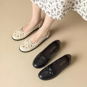 2024 mother shoes single shoes middle-aged and elderly women s shoes middle-aged new flat-soled leather shoes spring and autumn elderly pedal spring 35