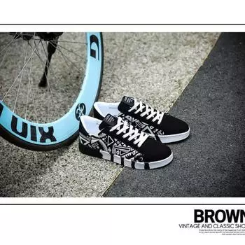 2024 New Canvas Shoes for Men Fashion Shoes Casual Sports Wear-resistant Breathable Trendy Men s Sneakers 39