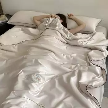 2024 New Ice Rayon Summer Quilt Bear Floral Embroidery Cooling Feeling Thin Blanket Washable Antimicrobial Cool Light Comforter 150x200cm