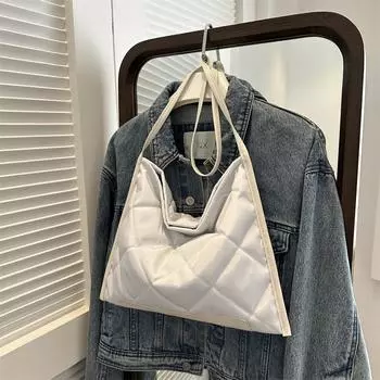 2024 новая сумка через плечо корейская версия большой емкости ромбовидная сумка подмышкой французская нишевая сумка-тоут вышитая нить модная сумка чёрный