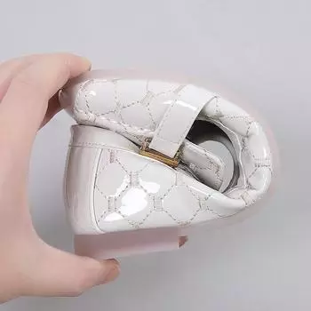 2024 Новые квадратные туфли из лакированной кожи с квадратной головкой, весна-осень, мягкая подошва, нескользящая, модная обувь для мам, повседневная обувь на плоской подошве 34 чёрный