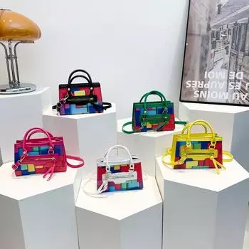 2024 новая контрастная цветная простая и модная переносная сумка через плечо маленькая квадратная геометрическая горизонтальная повседневная сумка через плечо чёрный