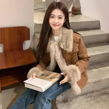 2024 новая короткая джинсовая куртка женская маленькая высококачественная экологически чистая меховая текстурированная утолщенная термоверхняя часть S коричневый