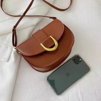 2024 Новая мода Простая Темпераментная Атмосфера Персональная Подмышечная Кожаная Женская Сумка Флип-Седельная Сумка На Плечо белый