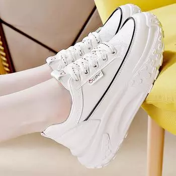 2024 Новая модель женской обуви. Толстая подошва добавляет высоты. Вулканизированная повседневная обувь. Нескользящая и износостойкая повседневная спортивная обувь. 35 чёрный