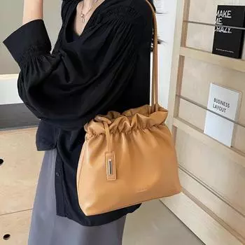 2024 Новая модная большая вместительная сумка на одно плечо для женщин, Mori Moe Trend, корейская простая сумка-ведро для поездок на работу