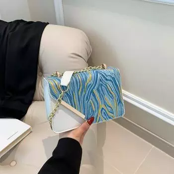 2024 новая модная летняя сумка для девочек простая сумка подмышкой в этом году популярная сумка повседневного дизайна красивая маленькая квадратная сумка через плечо чёрный