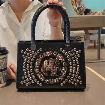 2024 Новая модная маленькая квадратная сумка с заклепками в западном стиле с расширенной сенсорной коммуникацией Сумка-тоут Qin Cross Shoulder чёрный