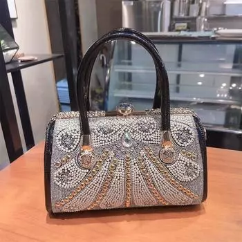 2024 Новая модная сумка через плечо с бриллиантовыми заклепками белый