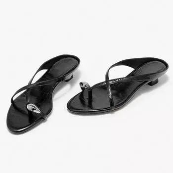 2024 Новая модная женская летняя обувь с крокодиловым узором, однотонные сандалии, роскошные повседневные мюли, наружные нескользящие резиновые тапочки 35 чёрный