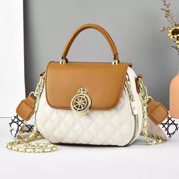 2024 Новая персонализированная женская сумка на цепочке Изысканная фурнитура Женская сумка через плечо на одно плечо Простая модная маленькая квадратная женская сумка-клатч с клапаном белый