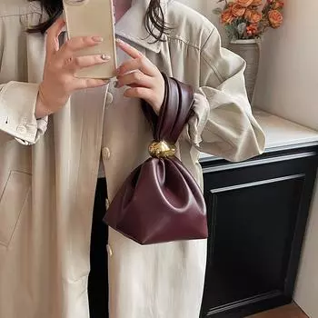 2024 новая плиссированная сумка-облако женская мода универсальная высокая чувственность нишевый дизайн повседневная сумка сумка прилив чёрный