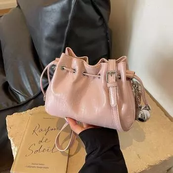 2024 Новая рабочая сумка, женская плиссированная сумка через плечо, летняя дизайнерская сумка на плечо, сумка-ведро чёрный