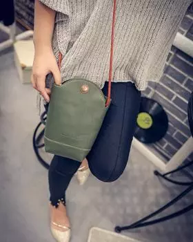 2024 новая ретро женская сумка из искусственной кожи, персонализированная простая сумка для мобильного телефона, сумка для мелочей, мини-сумка через плечо с косым ремнем, маленькая сумка бордовый