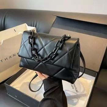 2024 Новая сумка на цепочке. Модная и модная женская сумка через плечо с подвеской, великолепная и универсальная сумка на одно плечо.