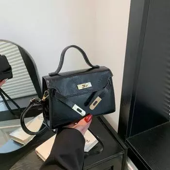 2024 новая весенне-летняя модная фактурная сумка-мессенджер, персонализированная портативная маленькая женская красивая маленькая сумка, повседневная маленькая квадратная сумка чёрный