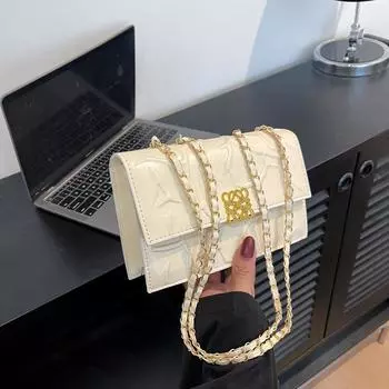 2024 новая женская сумка модная маленькая свежая иностранная сумка через плечо однотонная маленькая квадратная сумка цепочка подмышечная сумка-мессенджер белый