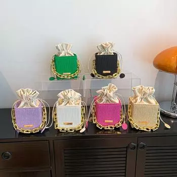 2024 новая женская сумка с ремнем, трендовая повседневная модная сумка-мессенджер на талию с цепочкой, сумка-мессенджер в иностранном стиле, переносная маленькая квадратная сумка с цепочкой белый