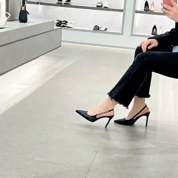 2024 новинка с юбкой, острым носком, на шпильке, высокие каблуки, женственность, светская львица, серебряные босоножки, женская обувь премиум-класса 35