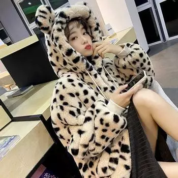 2024 новое пальто с леопардовым принтом корейской версии, свободное пальто с капюшоном из плюшевых ушей, утолщенное искусственное меховое пальто, женская зимняя одежда S
