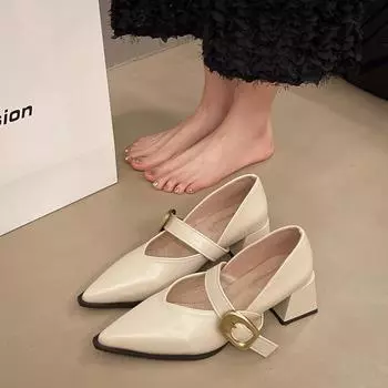 2024 новые французские ретро маленькие кожаные туфли большого размера одинарные туфли женская обувь чувство дизайна нишевые остроносые туфли Мэри Джейн дети 35