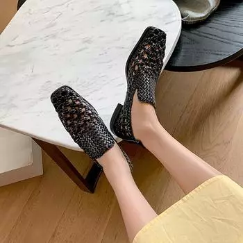 2024 Новые летние повседневные туфли для женщин. Повседневные туфли на низком каблуке с мягкой подошвой. Дышащие сетчатые туфли-лодочки. Женская модная плетеная обувь. 34 чёрный
