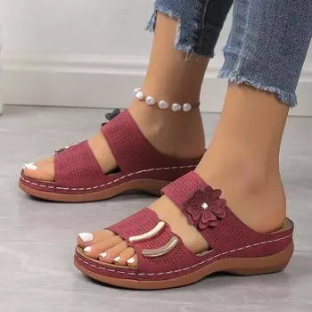 2024 Новые летние тапочки с цветочным принтом, на танкетке, на толстой подошве, для женщин, однотонные шлепанцы с открытым носком, пляжные тапочки 36 чёрный