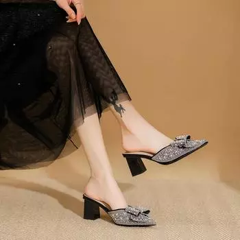 2024 Новые летние туфли Baotou Half Slippers женские с острым носком на высоком каблуке мюли сандалии женские туфли-лодочки со стразами и бантом для свадебной вечеринки 34 чёрный