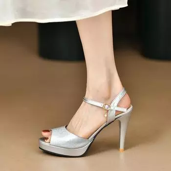 2024 новые модные сандалии женские односложные пряжки с пряжкой темперамент рыбий рот туфли водонепроницаемые стол фея стиль высокие каблуки 35 серебряный
