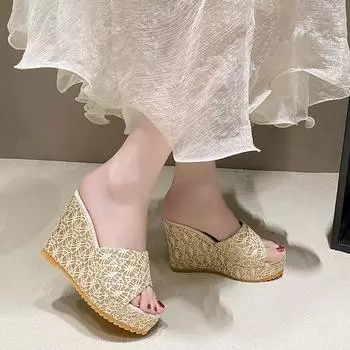 2024 Новые модные тапочки женские на высоком каблуке с толстой подошвой дизайнерские тапочки на танкетке большого размера водонепроницаемые летние новые стильные 34 бежевый