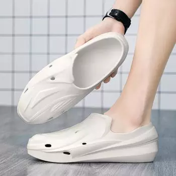 2024 новые мужские туфли с дырками для ног 1017 летняя пляжная обувь нескользящие спортивные сандалии классные тапочки 39-40